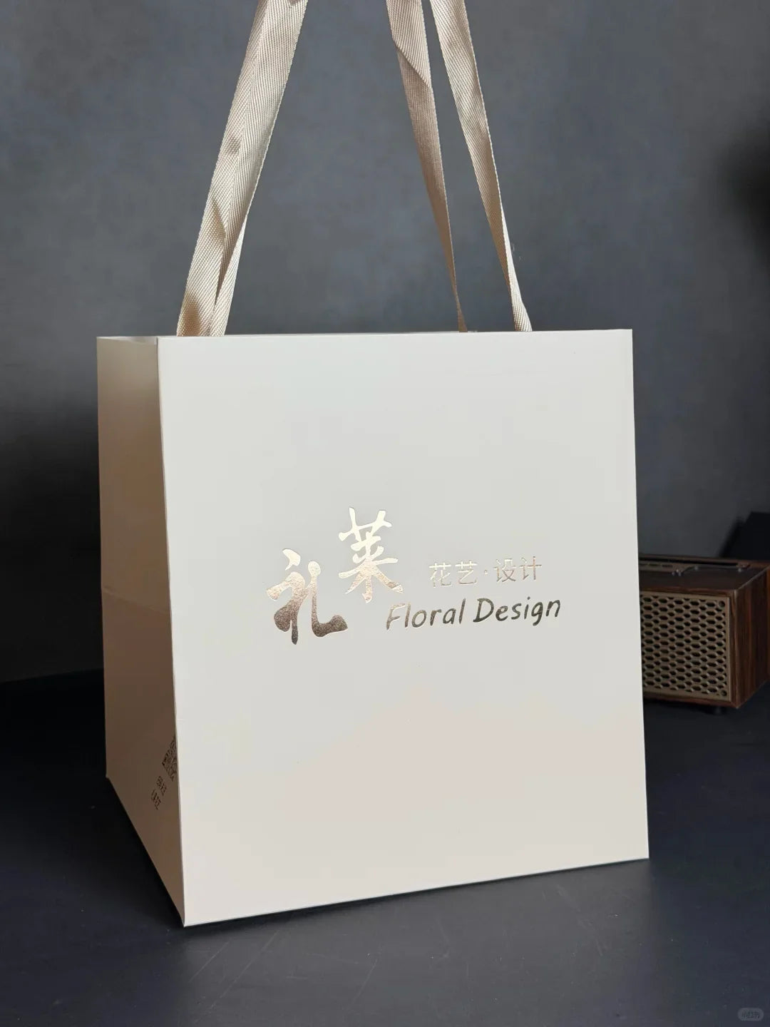 large size paper shopping tote bag for retail store